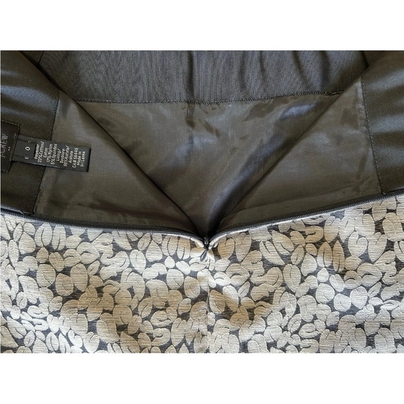 J. Crew Women's No. 2 Pencil Skirt Grey/Black Leaf Pattern Tailored Size 0 - Picture 7 of 8